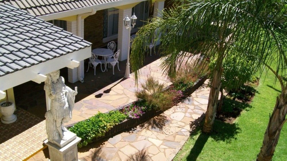 Kimberley Manor Guesthouse Exterior photo